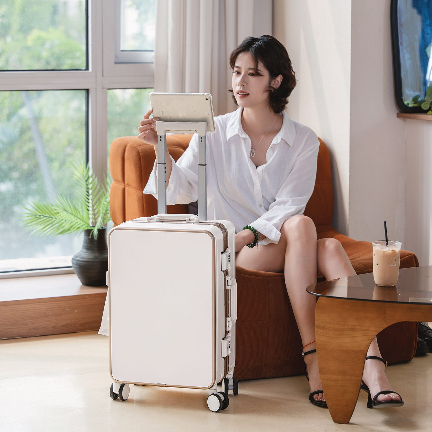 กระเป๋าเดินทางล้อลาก สีขาว ขนา - Spinner Wheel Rolling Suitcase 20 Inch บทวิจารณ์และราคา